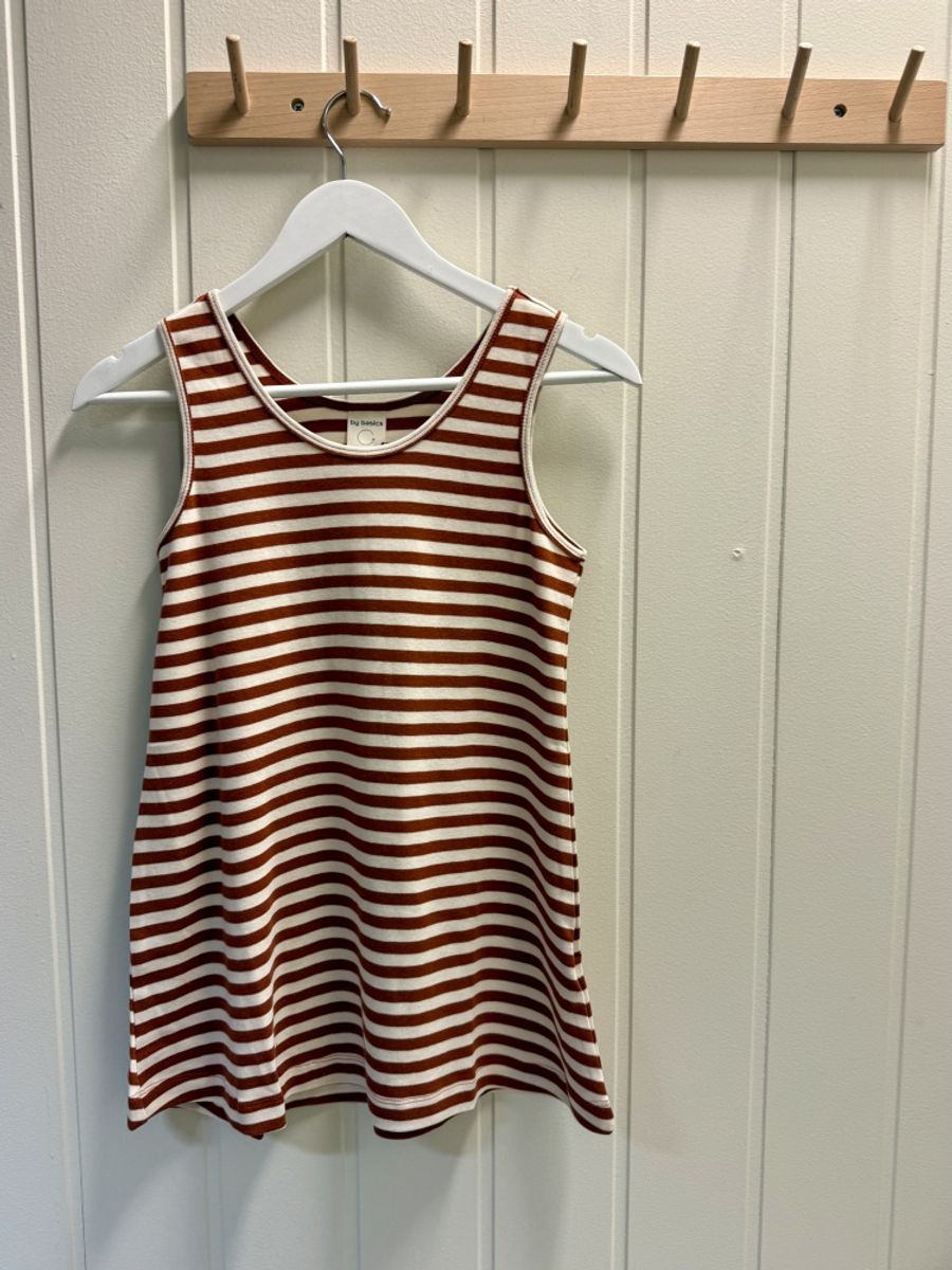 by Basics Singlet Raw White/ Rust 